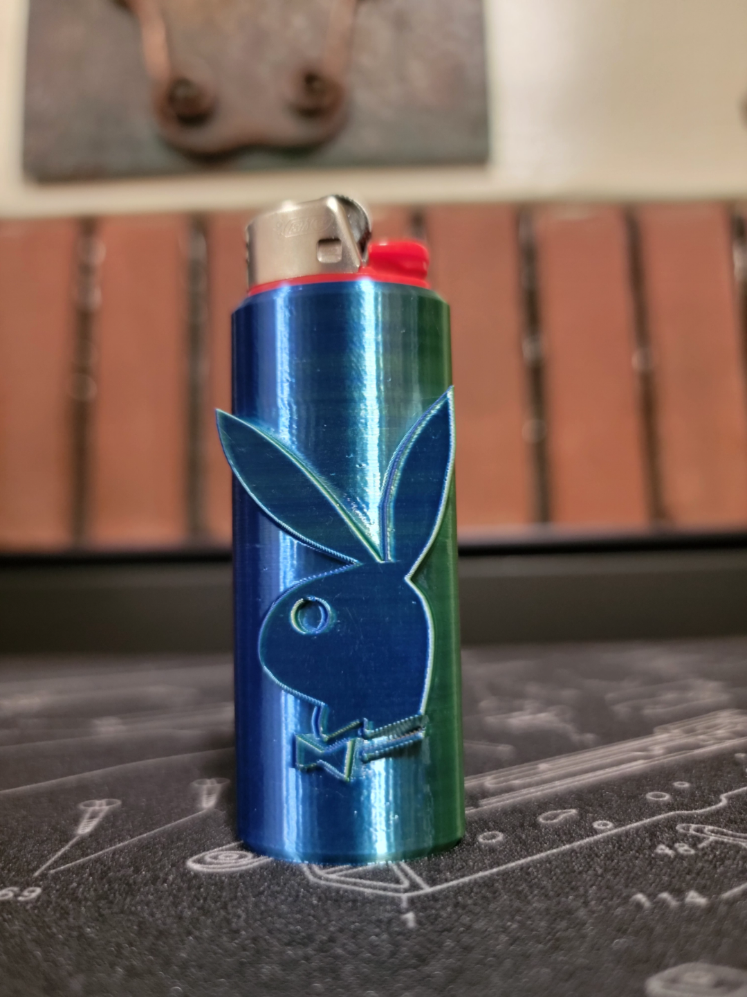 Capa para Isqueiro – Estilo Playboy